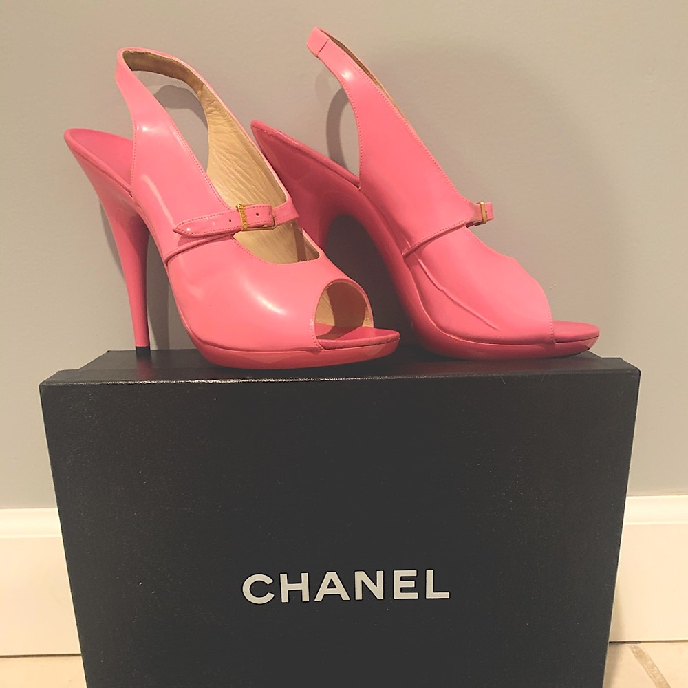 Vintage Chanel Vinyl Rose women’s heels size 36B